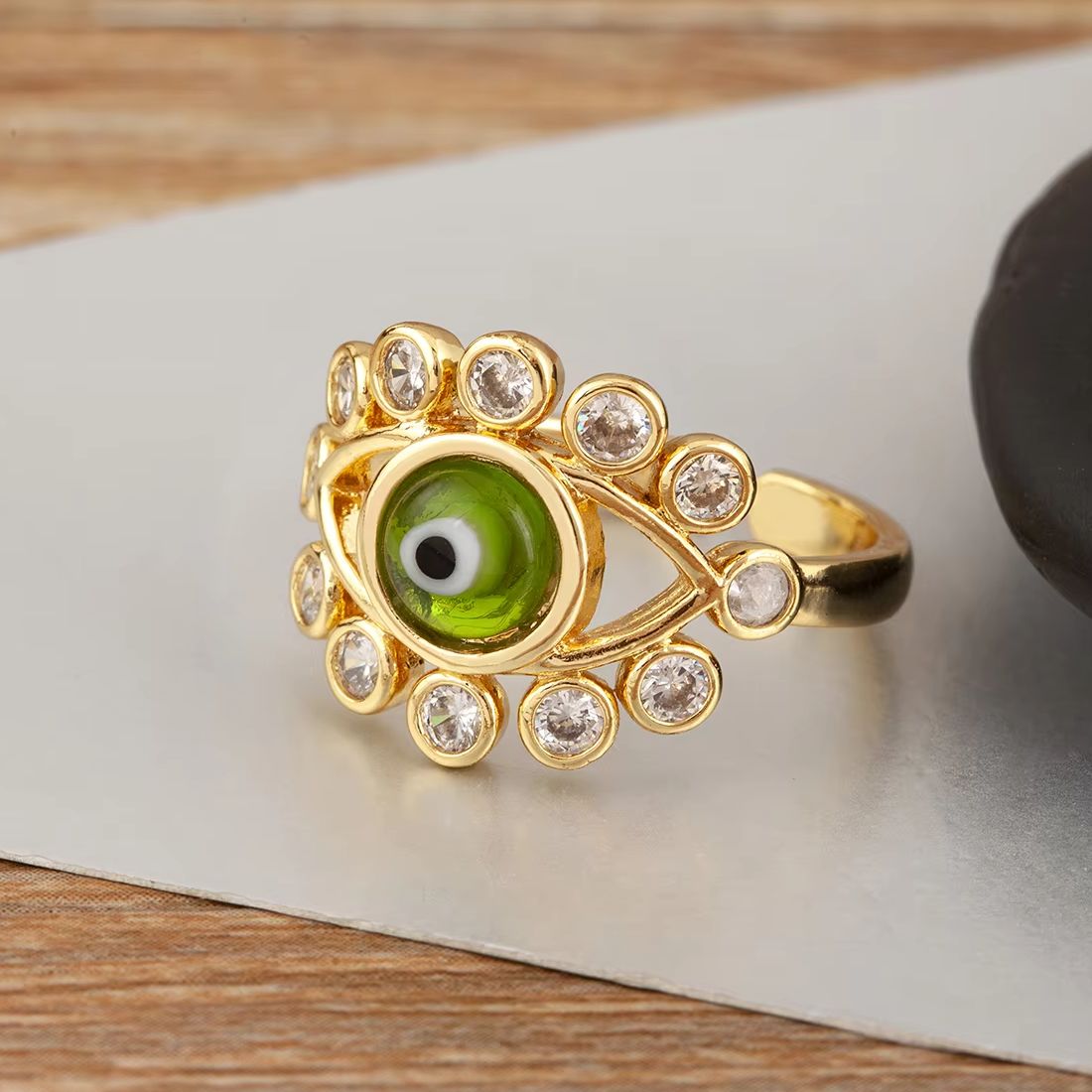 Colorful Crystal Evil Eyes Rin - Men Accessories Evil Eye のレビューと価格