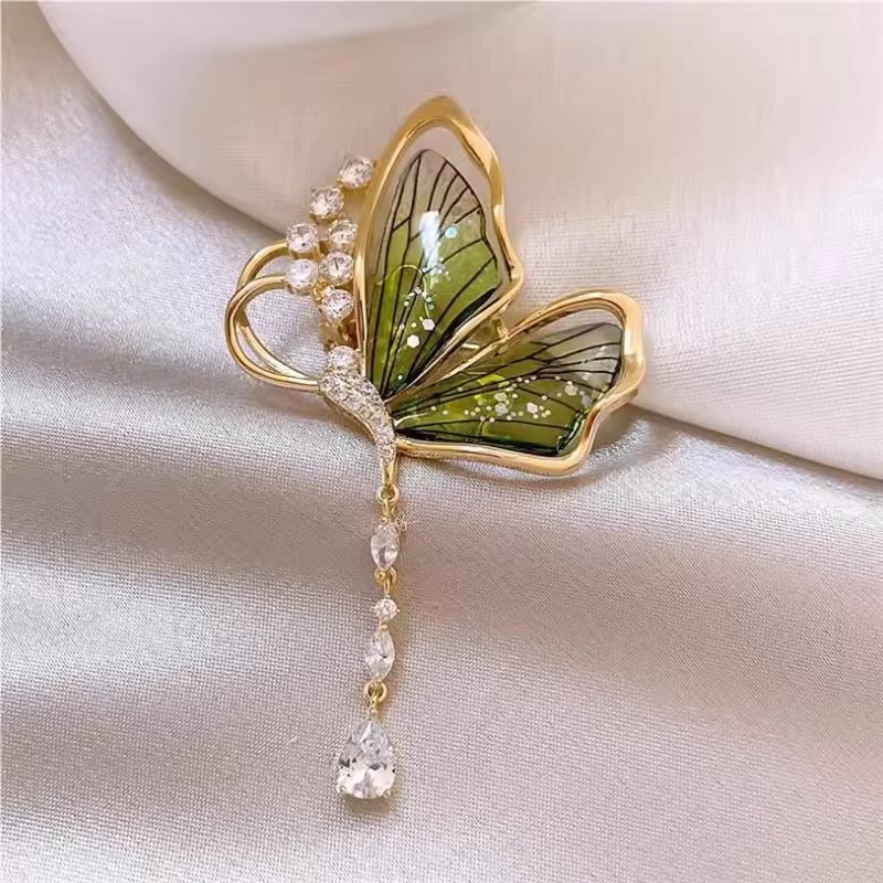 Delicate Butterfly Brooch for  - Men'S Accessories Trends 2025 のレビューと価格